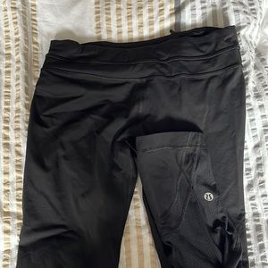 Lululemon crops size 6